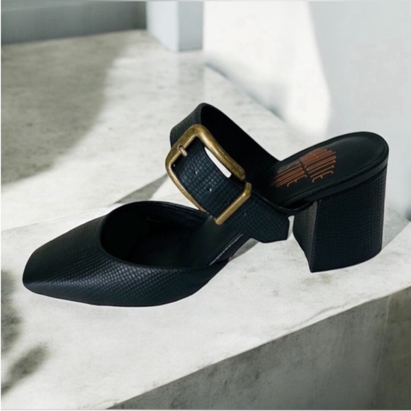 NEW! CHARLOTTE STONE NEW GINA
BLACK HEELS SIZE 9 - Picture 7 of 16